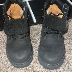 Gently used Timberland boots ! Kids size 1